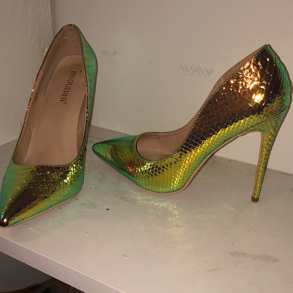 Shoes - Metallic pumps